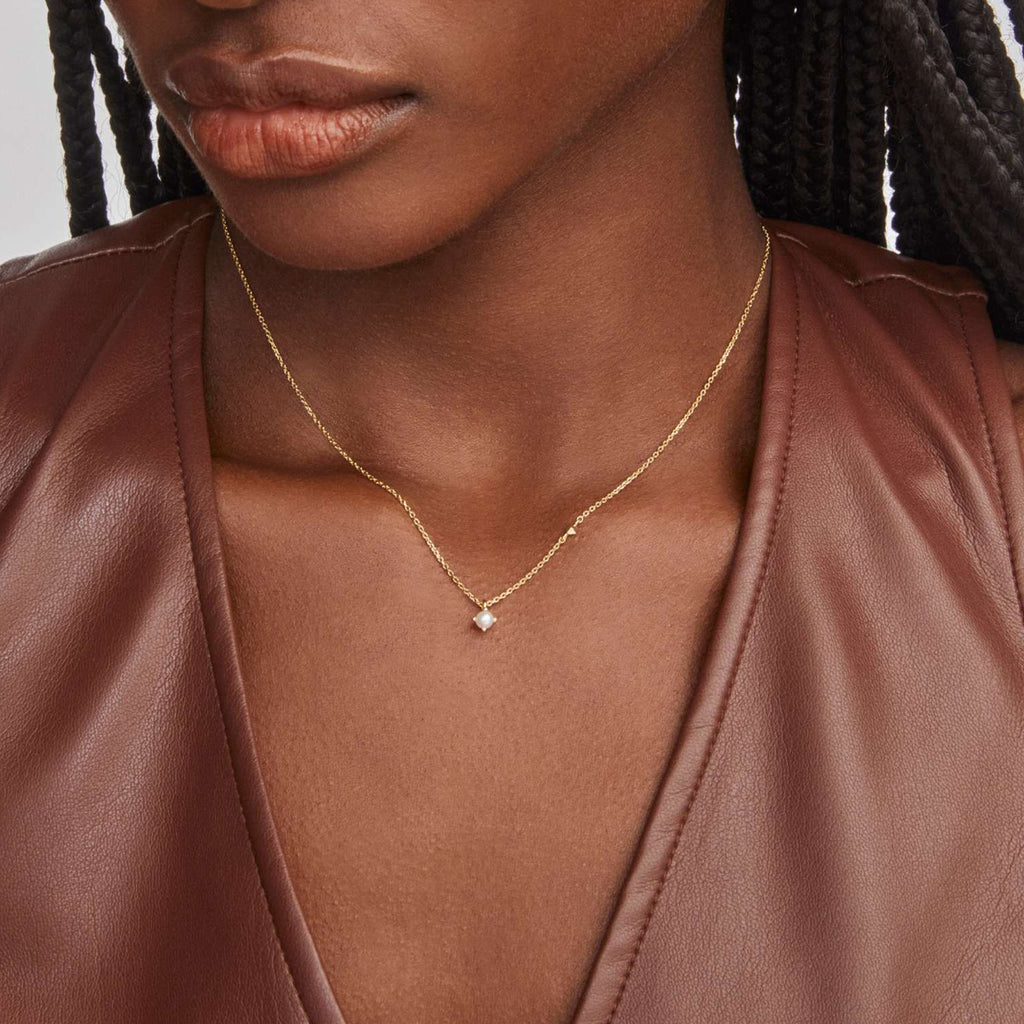 Delicate Gold Clavicle Chain With A Single Pearl